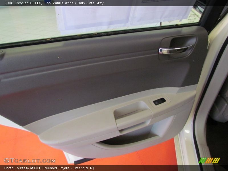 Cool Vanilla White / Dark Slate Gray 2008 Chrysler 300 LX