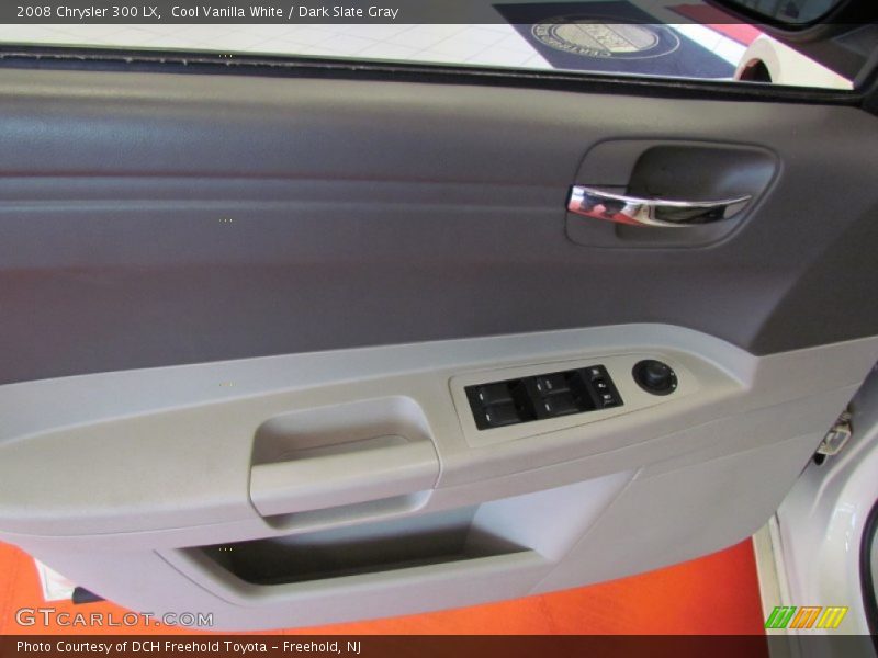 Cool Vanilla White / Dark Slate Gray 2008 Chrysler 300 LX