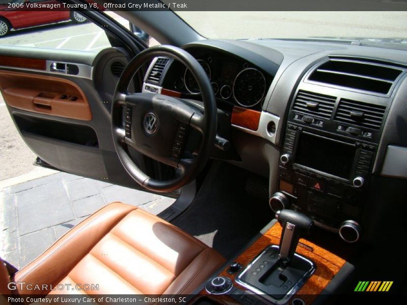 Offroad Grey Metallic / Teak 2006 Volkswagen Touareg V8