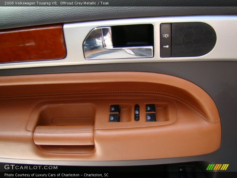 Offroad Grey Metallic / Teak 2006 Volkswagen Touareg V8