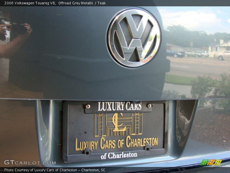 Offroad Grey Metallic / Teak 2006 Volkswagen Touareg V8