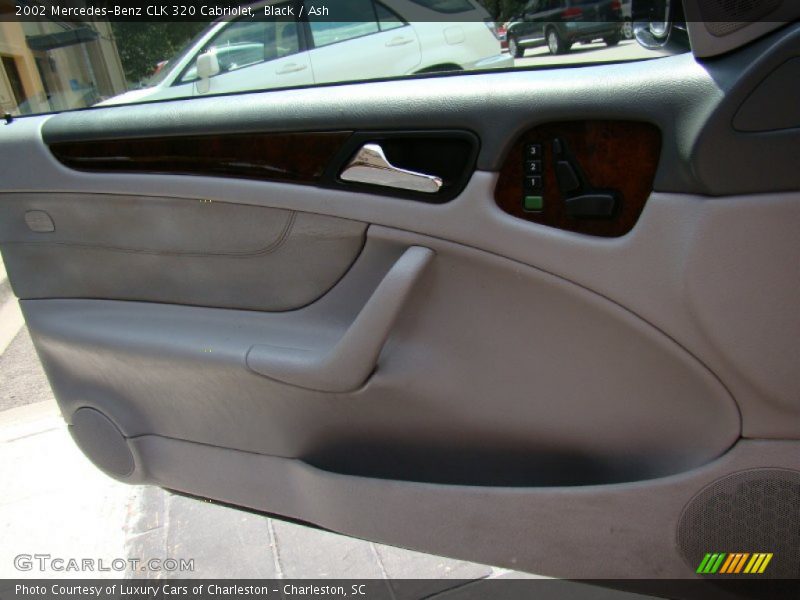 Black / Ash 2002 Mercedes-Benz CLK 320 Cabriolet