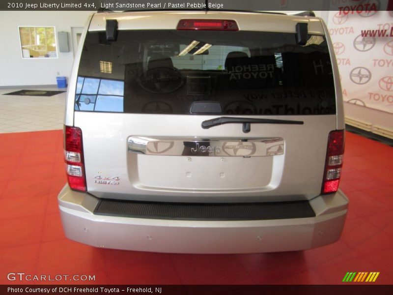 Light Sandstone Pearl / Pastel Pebble Beige 2010 Jeep Liberty Limited 4x4