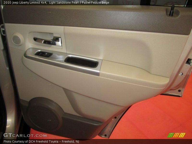 Light Sandstone Pearl / Pastel Pebble Beige 2010 Jeep Liberty Limited 4x4