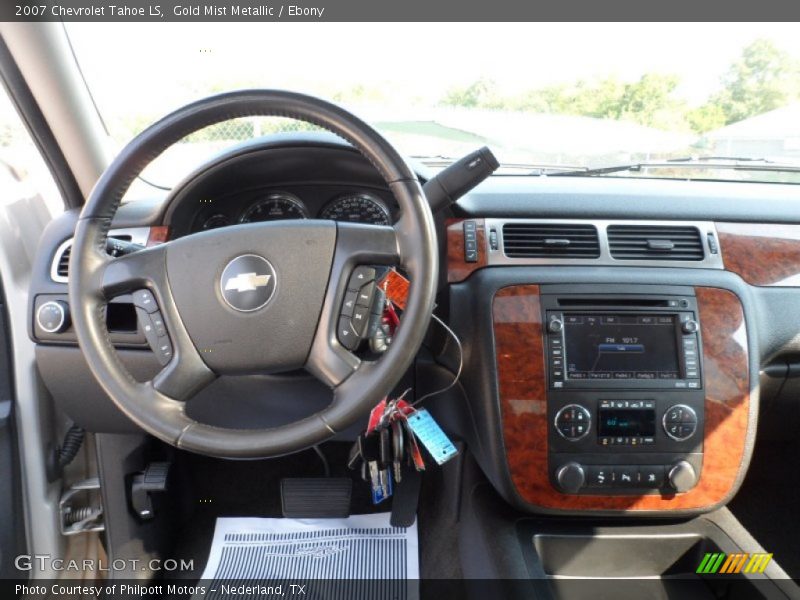 Dashboard of 2007 Tahoe LS