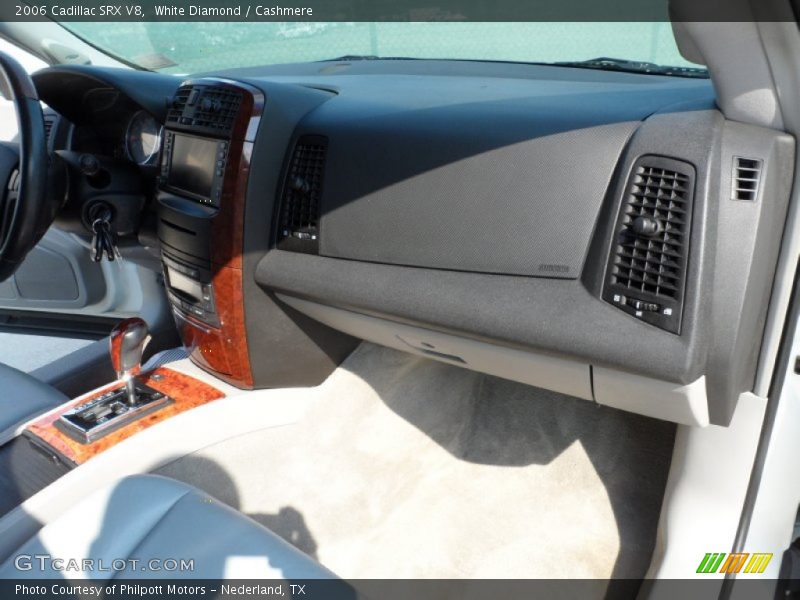 White Diamond / Cashmere 2006 Cadillac SRX V8