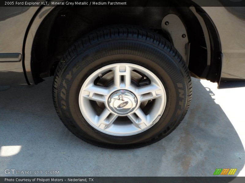 Mineral Grey Metallic / Medium Parchment 2005 Ford Explorer XLT