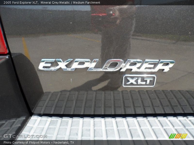 Mineral Grey Metallic / Medium Parchment 2005 Ford Explorer XLT