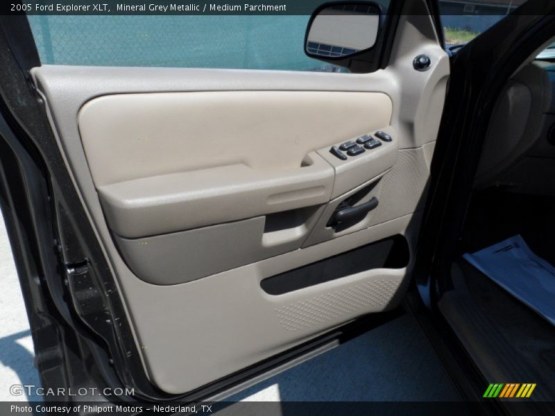 Mineral Grey Metallic / Medium Parchment 2005 Ford Explorer XLT