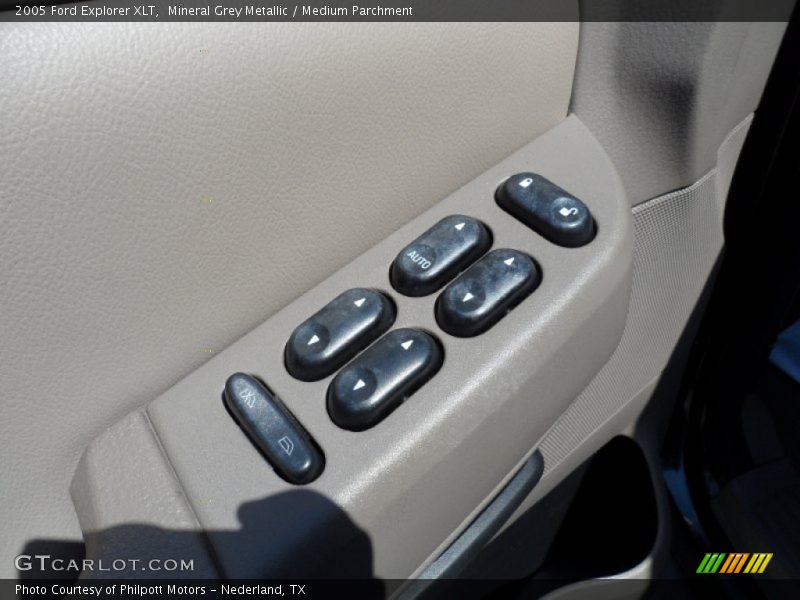 Mineral Grey Metallic / Medium Parchment 2005 Ford Explorer XLT