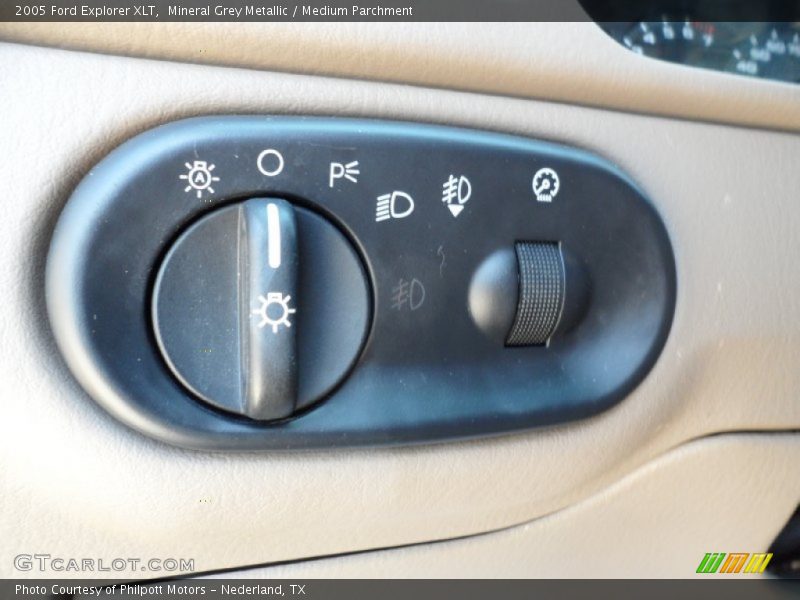 Mineral Grey Metallic / Medium Parchment 2005 Ford Explorer XLT