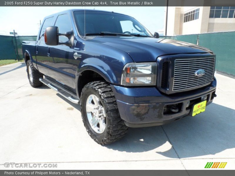 Front 3/4 View of 2005 F250 Super Duty Harley Davidson Crew Cab 4x4
