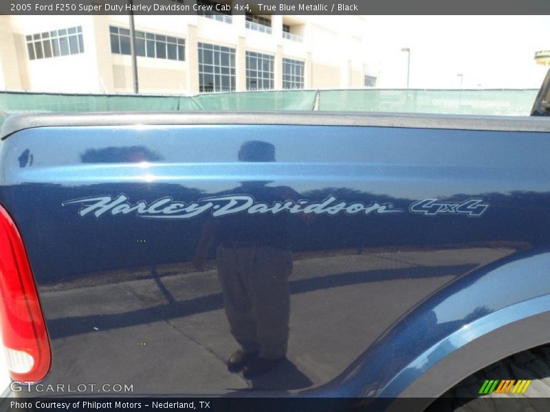 True Blue Metallic / Black 2005 Ford F250 Super Duty Harley Davidson Crew Cab 4x4