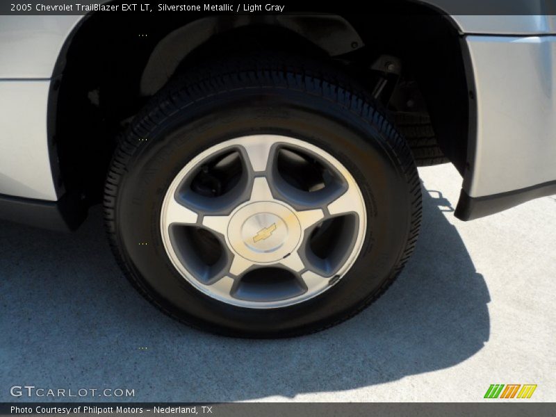 Silverstone Metallic / Light Gray 2005 Chevrolet TrailBlazer EXT LT