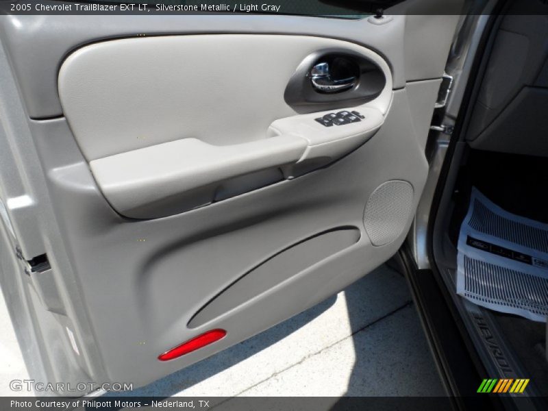 Silverstone Metallic / Light Gray 2005 Chevrolet TrailBlazer EXT LT