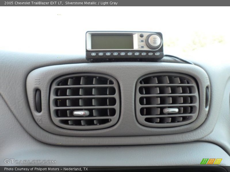 Silverstone Metallic / Light Gray 2005 Chevrolet TrailBlazer EXT LT
