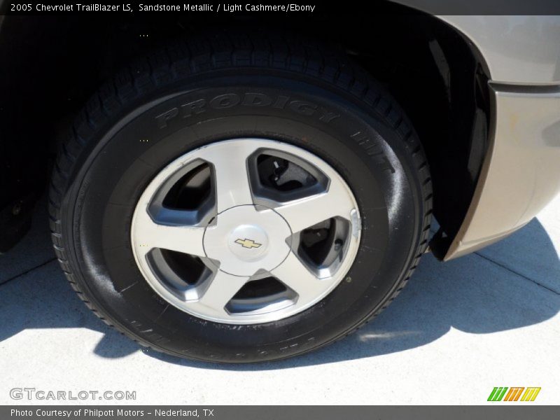 Sandstone Metallic / Light Cashmere/Ebony 2005 Chevrolet TrailBlazer LS