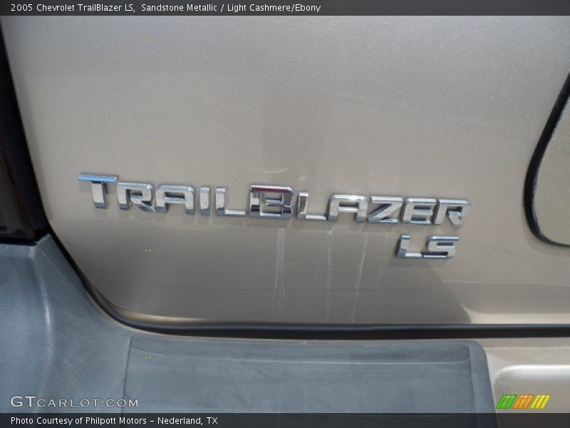 Sandstone Metallic / Light Cashmere/Ebony 2005 Chevrolet TrailBlazer LS