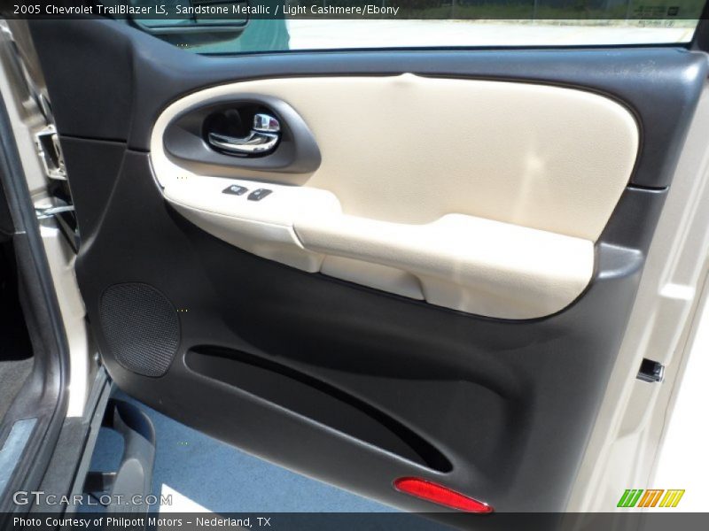 Sandstone Metallic / Light Cashmere/Ebony 2005 Chevrolet TrailBlazer LS