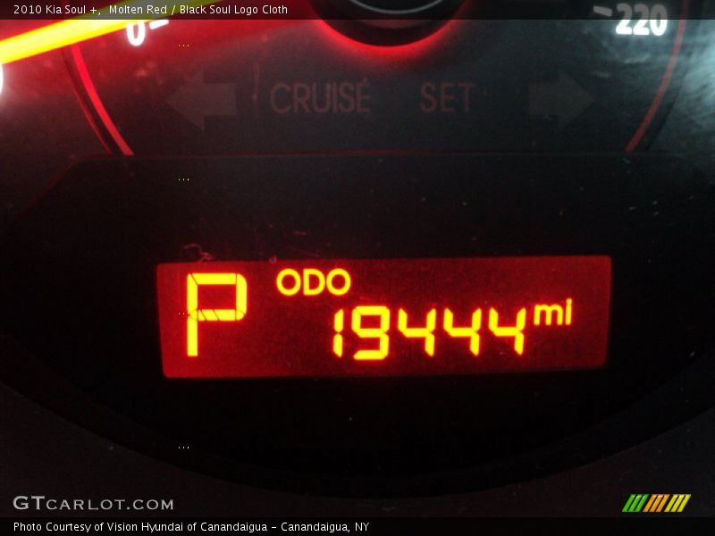 Molten Red / Black Soul Logo Cloth 2010 Kia Soul +