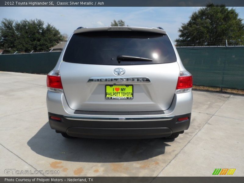 Classic Silver Metallic / Ash 2012 Toyota Highlander SE
