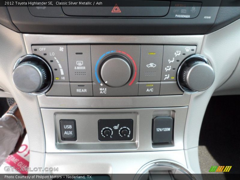 Classic Silver Metallic / Ash 2012 Toyota Highlander SE