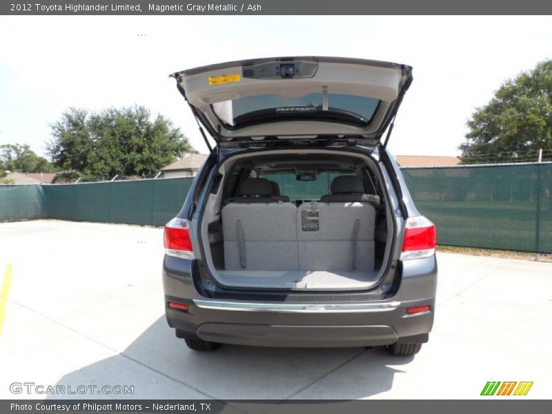 Magnetic Gray Metallic / Ash 2012 Toyota Highlander Limited