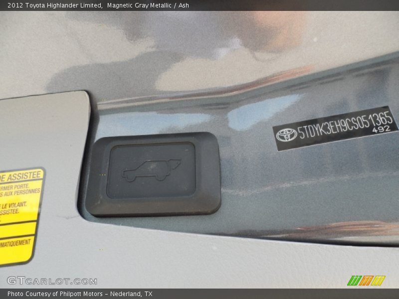 Magnetic Gray Metallic / Ash 2012 Toyota Highlander Limited
