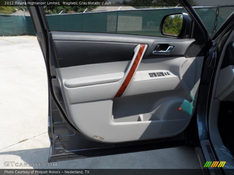 Magnetic Gray Metallic / Ash 2012 Toyota Highlander Limited