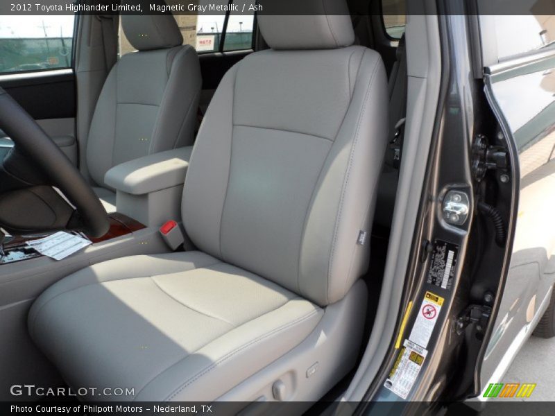 Magnetic Gray Metallic / Ash 2012 Toyota Highlander Limited