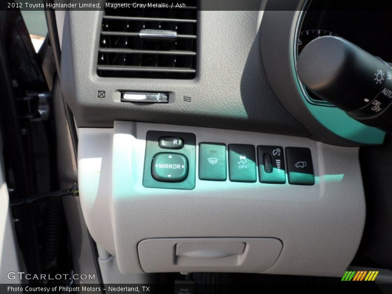 Magnetic Gray Metallic / Ash 2012 Toyota Highlander Limited