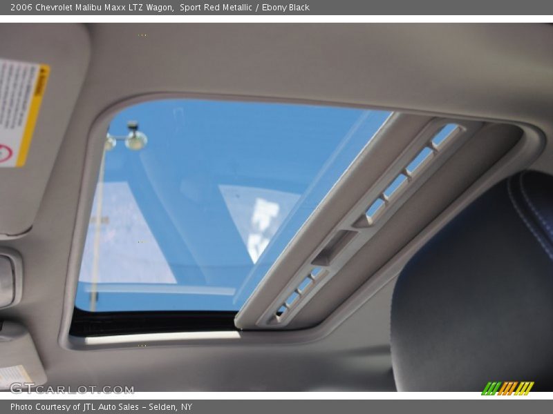 Sunroof of 2006 Malibu Maxx LTZ Wagon