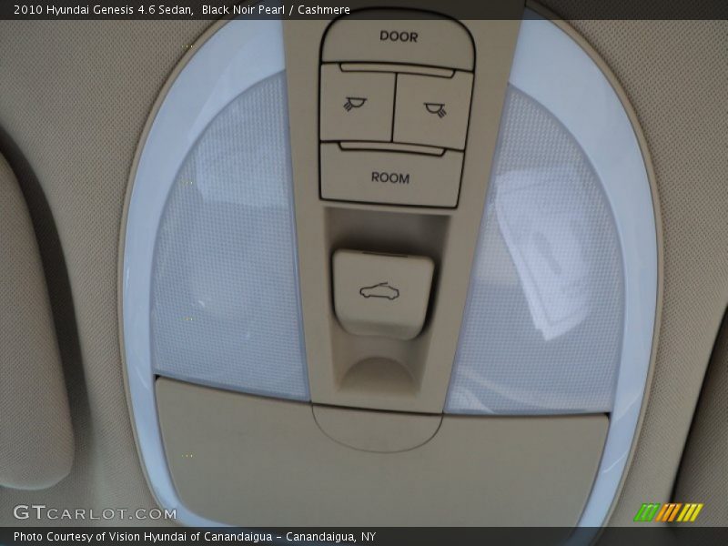 Controls of 2010 Genesis 4.6 Sedan