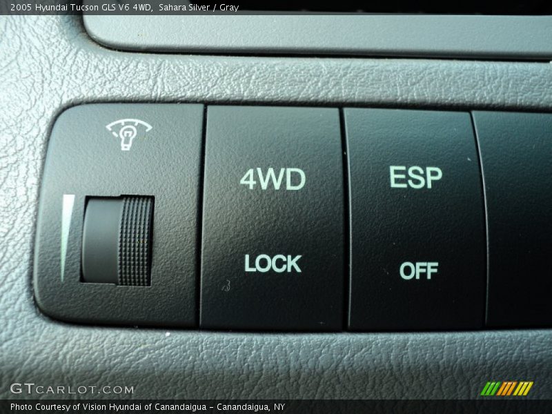 Sahara Silver / Gray 2005 Hyundai Tucson GLS V6 4WD