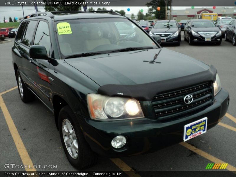 Electric Green Mica / Ivory 2001 Toyota Highlander V6 4WD