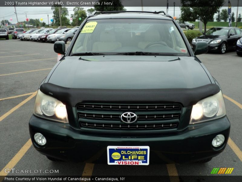 Electric Green Mica / Ivory 2001 Toyota Highlander V6 4WD