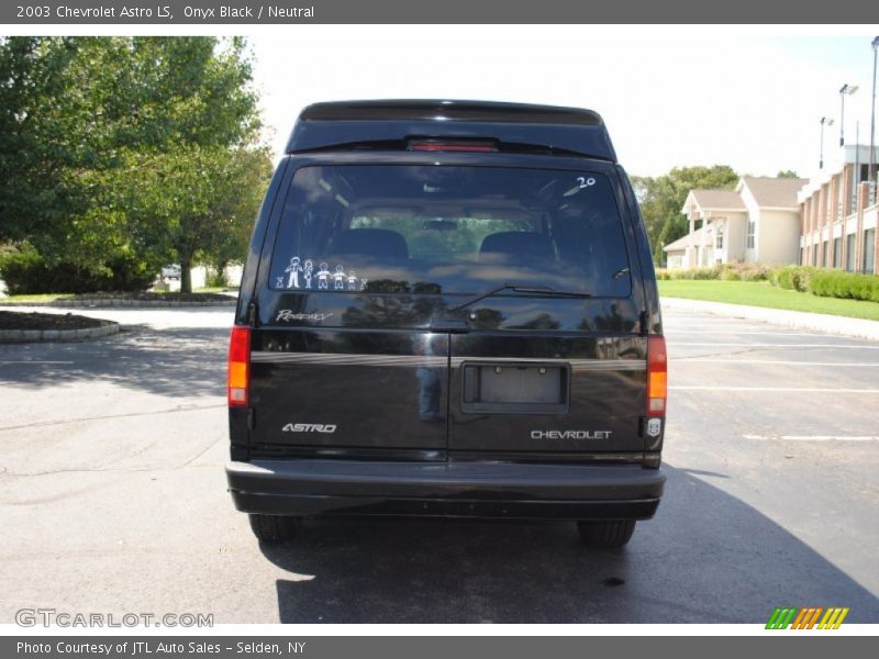 Onyx Black / Neutral 2003 Chevrolet Astro LS