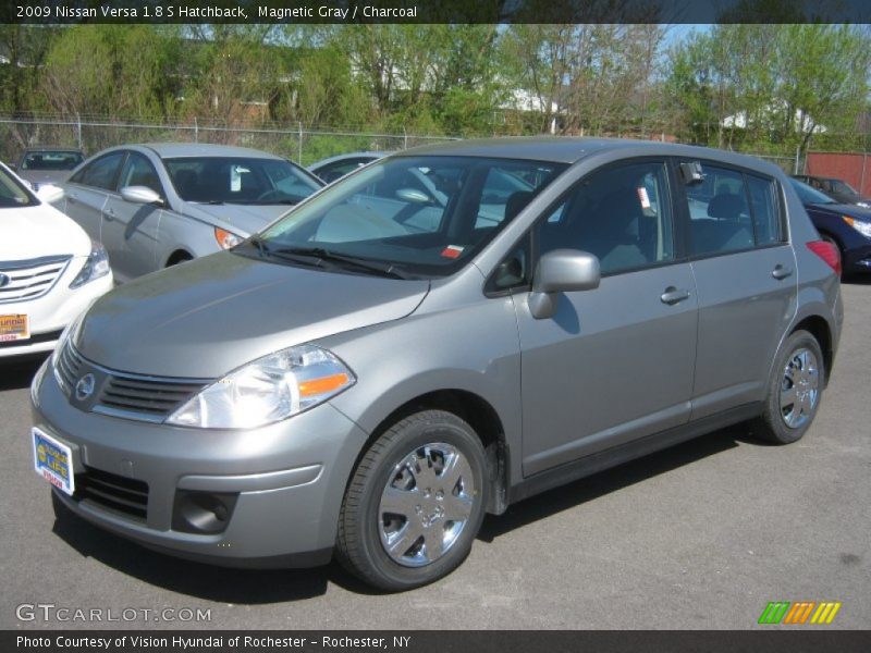 Magnetic Gray / Charcoal 2009 Nissan Versa 1.8 S Hatchback
