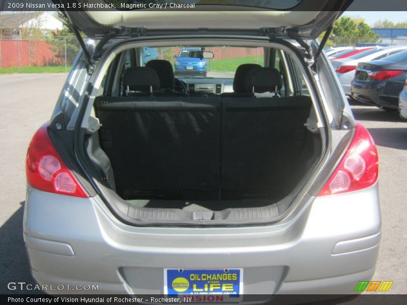 Magnetic Gray / Charcoal 2009 Nissan Versa 1.8 S Hatchback