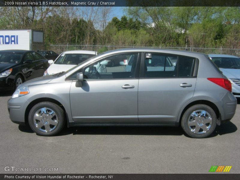 Magnetic Gray / Charcoal 2009 Nissan Versa 1.8 S Hatchback