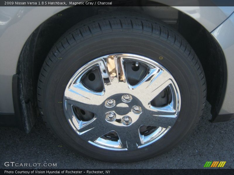 Magnetic Gray / Charcoal 2009 Nissan Versa 1.8 S Hatchback