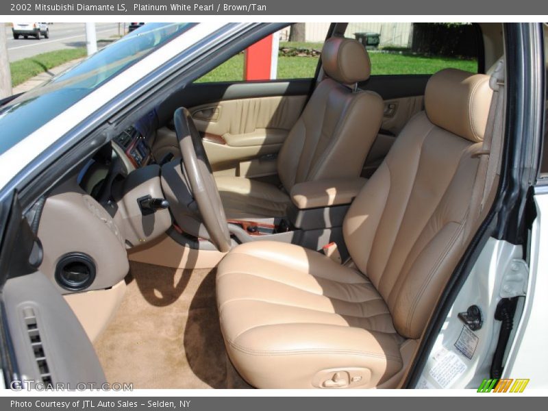 Platinum White Pearl / Brown/Tan 2002 Mitsubishi Diamante LS