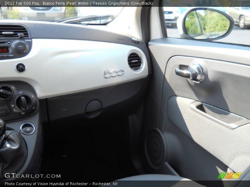 Bianco Perla (Pearl White) / Tessuto Grigio/Nero (Grey/Black) 2012 Fiat 500 Pop