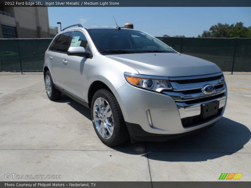 Front 3/4 View of 2012 Edge SEL