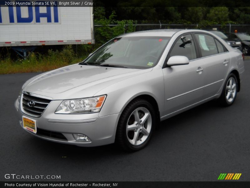 Bright Silver / Gray 2009 Hyundai Sonata SE V6
