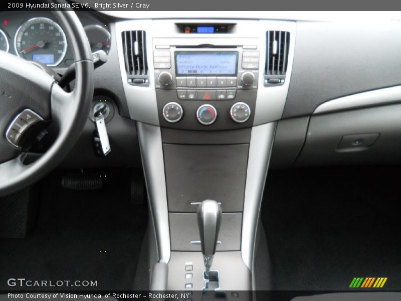 Bright Silver / Gray 2009 Hyundai Sonata SE V6