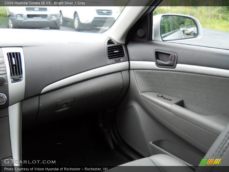Bright Silver / Gray 2009 Hyundai Sonata SE V6