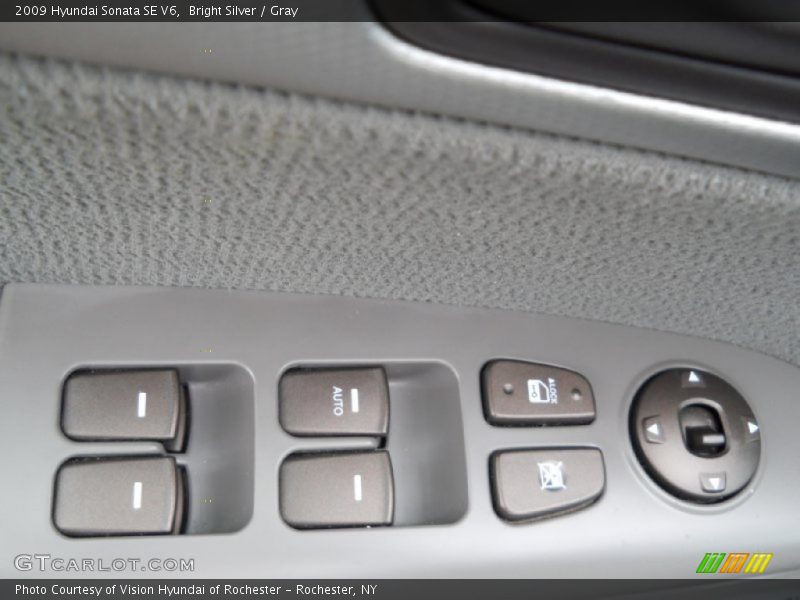 Bright Silver / Gray 2009 Hyundai Sonata SE V6