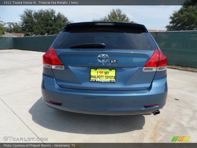 Tropical Sea Metallic / Ivory 2011 Toyota Venza I4