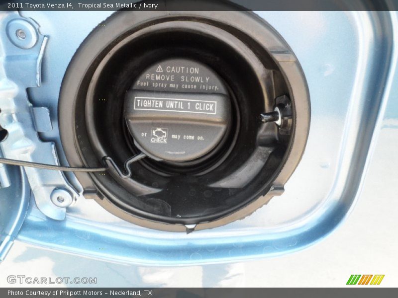 Tropical Sea Metallic / Ivory 2011 Toyota Venza I4